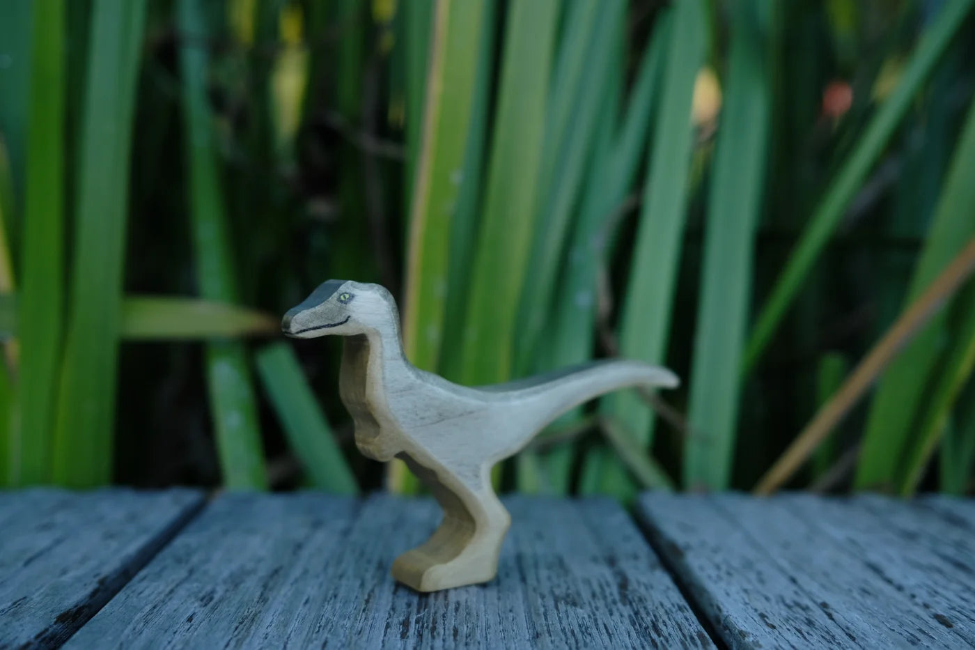 HOLZWALD Handmade Wooden Velociraptor