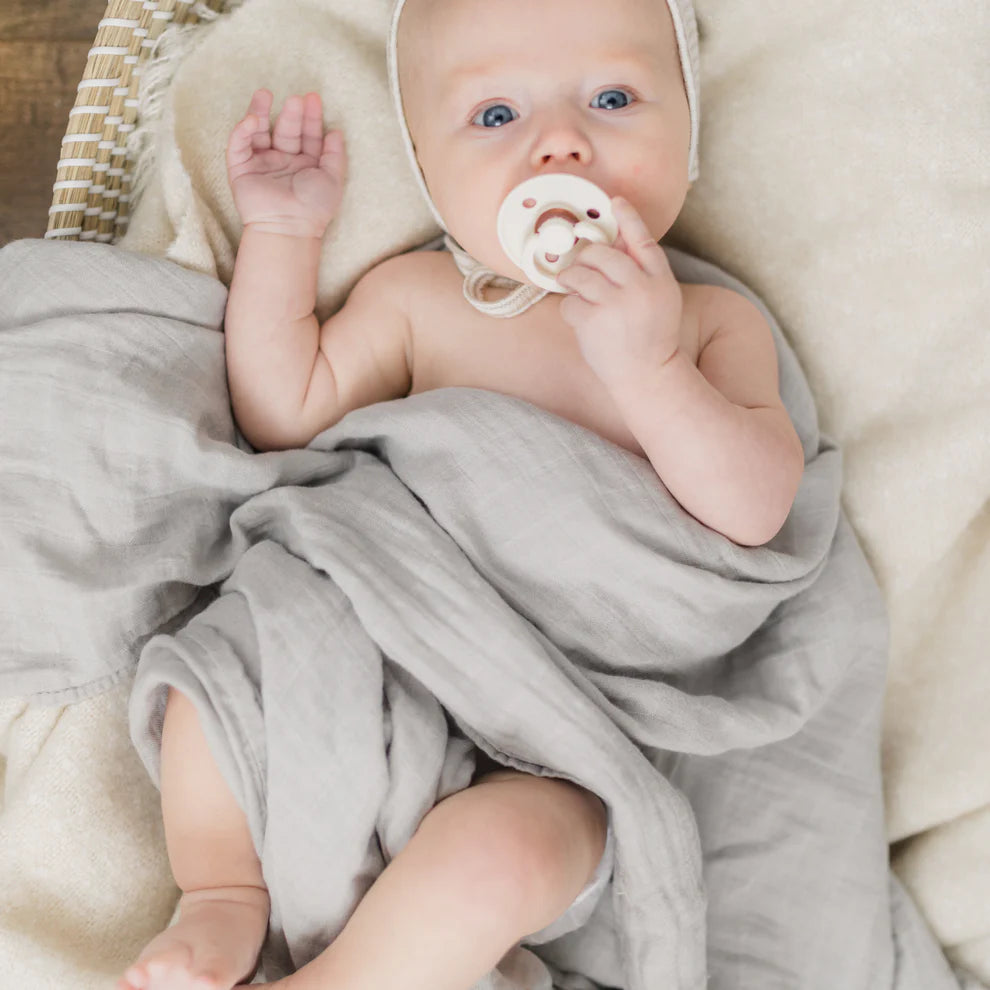 Ali+Oli Muslin Swaddle Blanket (Light Grey)