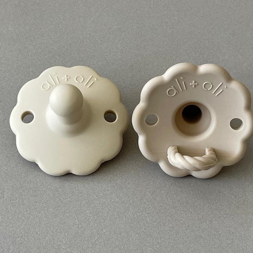 Ali+Oli Pacifier Set Flower (Oat & Coco)