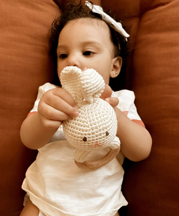 Ali+Oli Baby Teething Toy Rattle Wood Ring Crochet (Bunny)