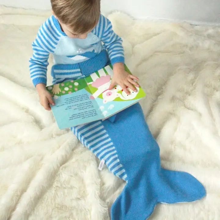 Petit Ami & Zubels Whale Knit Blanket