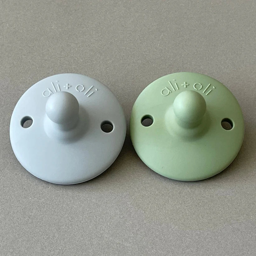 Ali+Oli Pacifier Set Round (Grey & Sage)